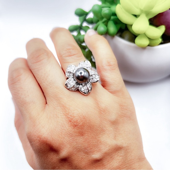 NWT Gorgeous large cocktail black pearl ring with zirconias size 8 - Picture 10 of 11